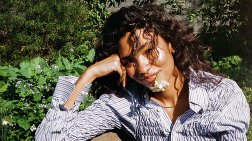 Olivia Dean's 'Man I Need' Leads UK Singles Chart in 2026